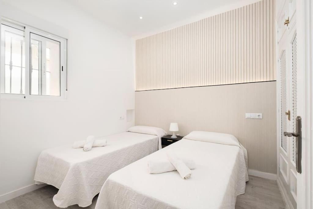 Newly Refurbished Modern 2-Bed Apartment In Heart Of Торремолинос Экстерьер фото